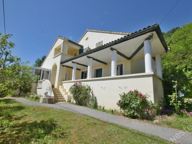 Maison 7 pièces 200 m²