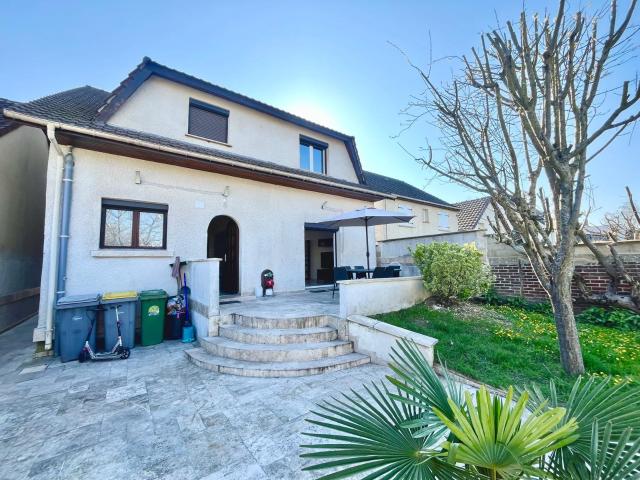 Maison 7 pièces 200 m²
