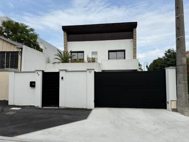 Maison 7 pièces 200 m²