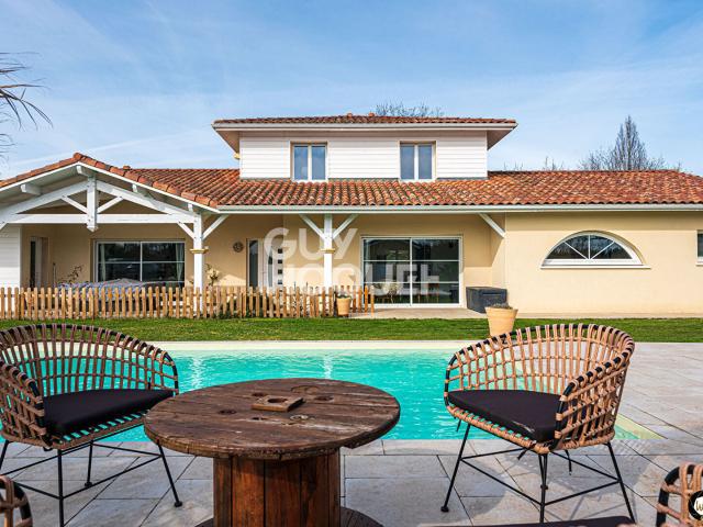 Maison 7 pièces 200 m²