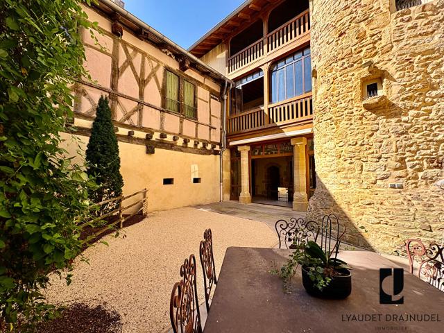 Maison 7 pièces 200 m²