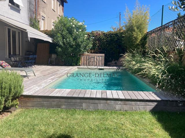 Maison 7 pièces 203 m²
