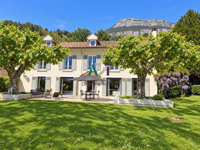 Maison 7 pièces 200 m²