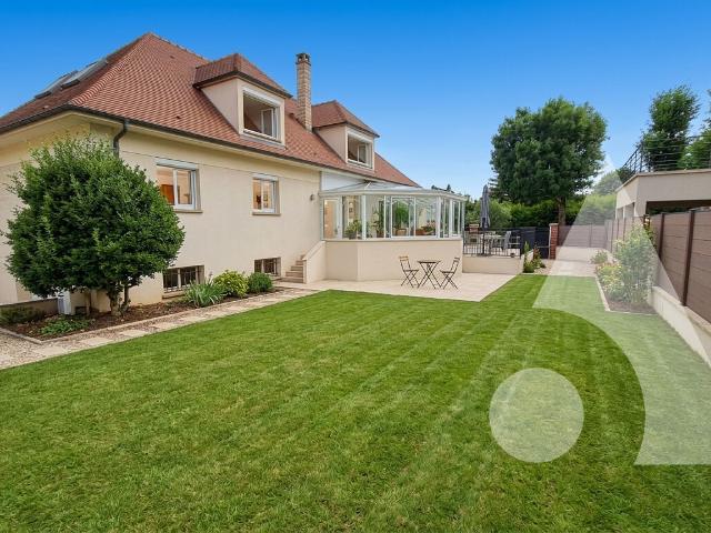 Maison 7 pièces 200 m²