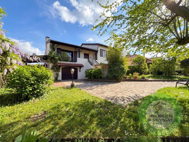 Maison 7 pièces 200 m²