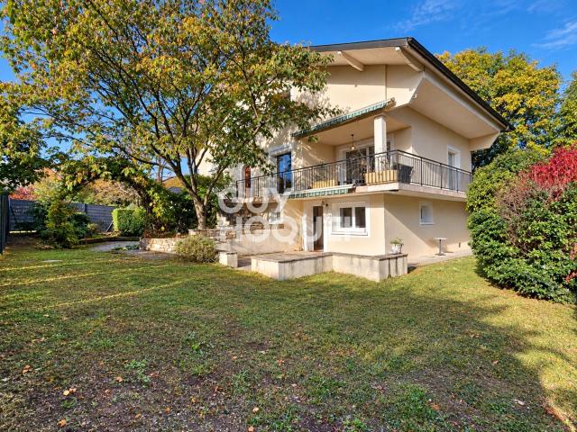 Maison 7 pièces 200 m²