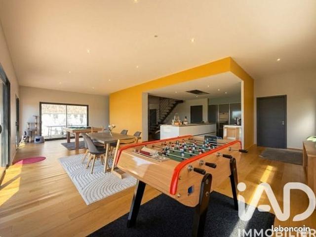 Maison 7 pièces 200 m²