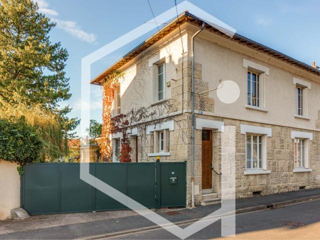 Maison 7 pièces 200 m²
