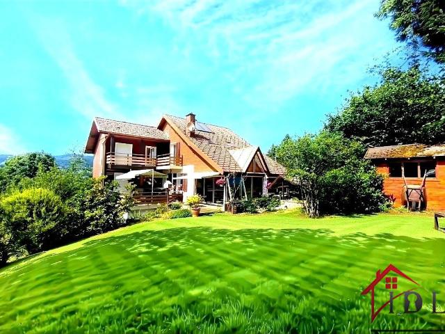 Maison 7 pièces 200 m²
