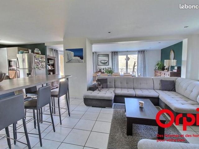 Maison 7 pièces 200 m²