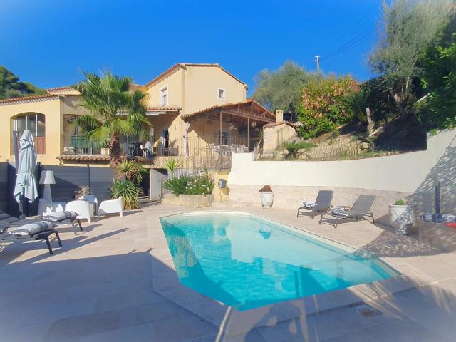 Maison 7 pièces 200 m²