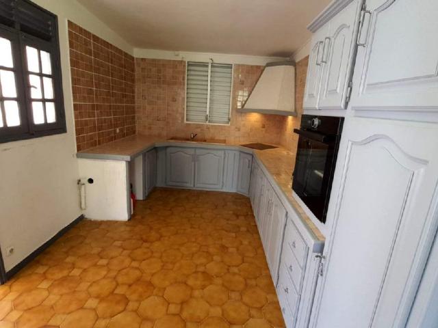 Maison 7 pièces, 200 m² à louer à Sainte Anne 32430