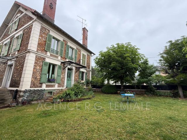 Maison 7 pièces 201 m²