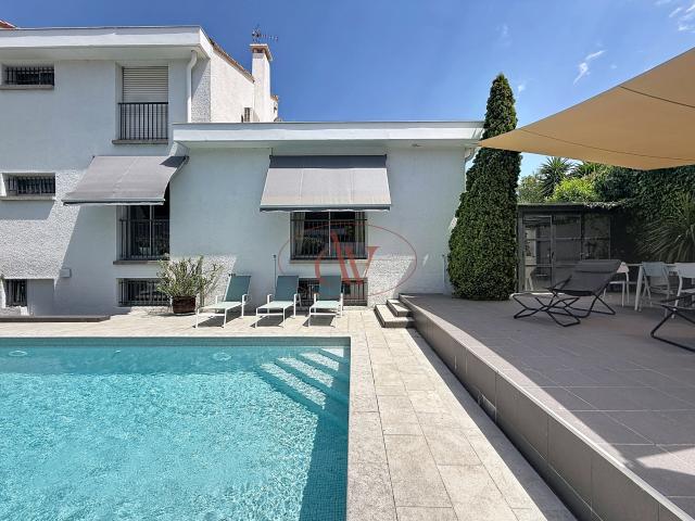 Maison 7 pièces 201 m²
