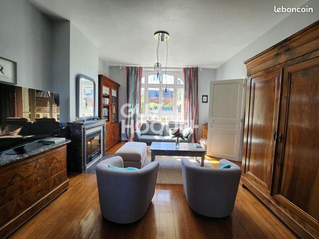 Maison 7 pièces 201 m²