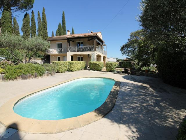 Maison 7 pièces 201 m²