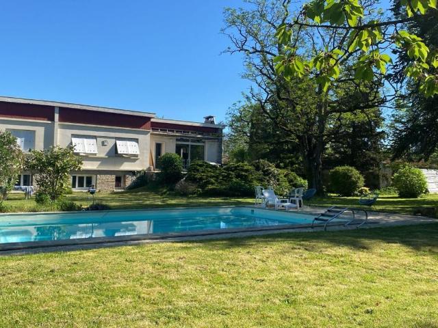 Maison 7 pièces 202 m²