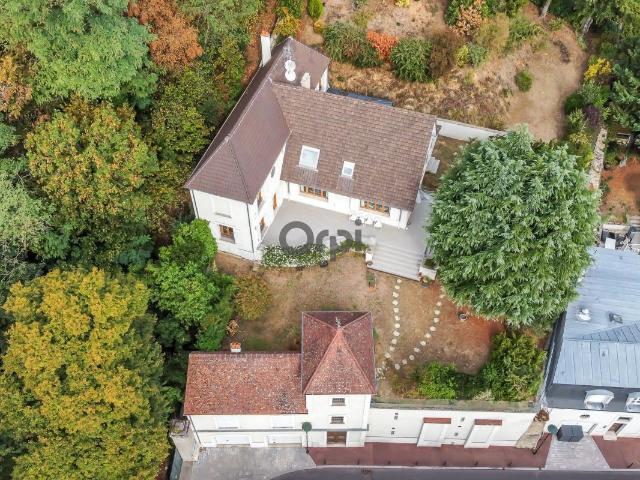 Maison 7 pièces 202 m²