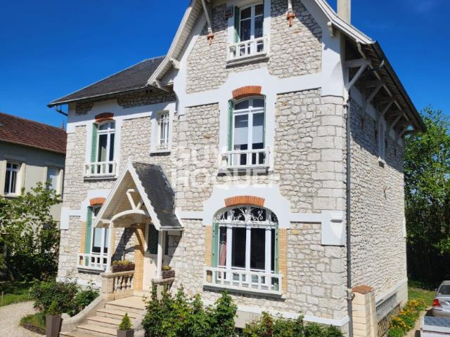 Maison 7 pièces 202 m²