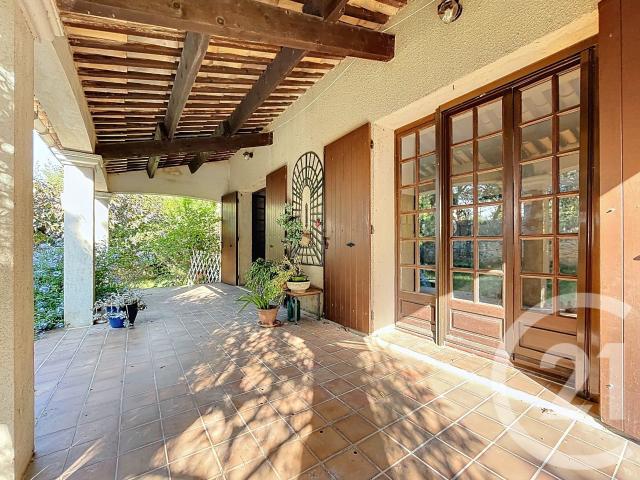 Maison 7 pièces 202 m²