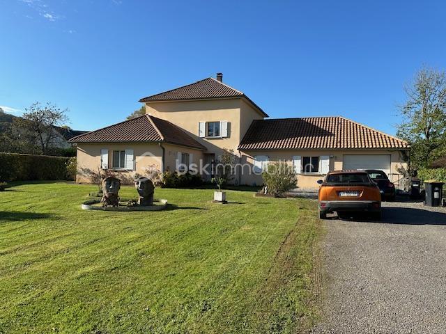 Maison 7 pièces 203 m²