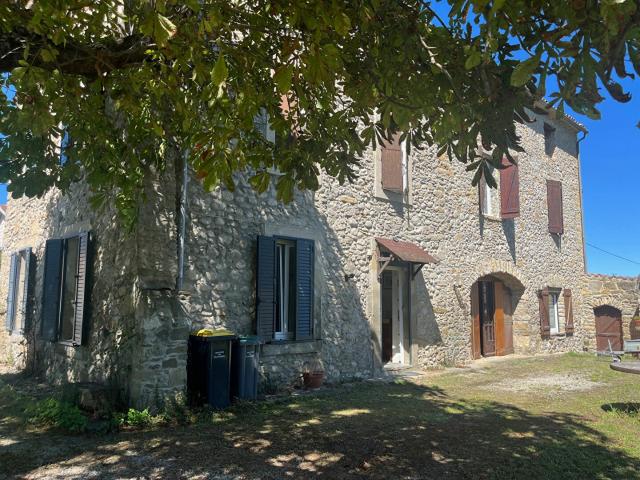Maison 7 pièces 203 m²