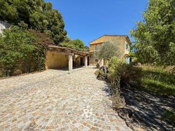 Maison 7 pièces 203 m²