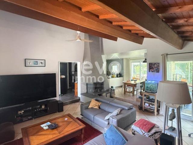 Maison 7 pièces 203 m²