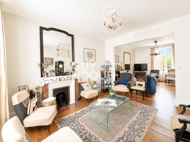 Maison 7 pièces 203 m²