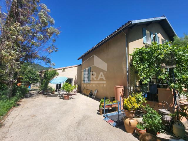 Maison 7 pièces 203 m²