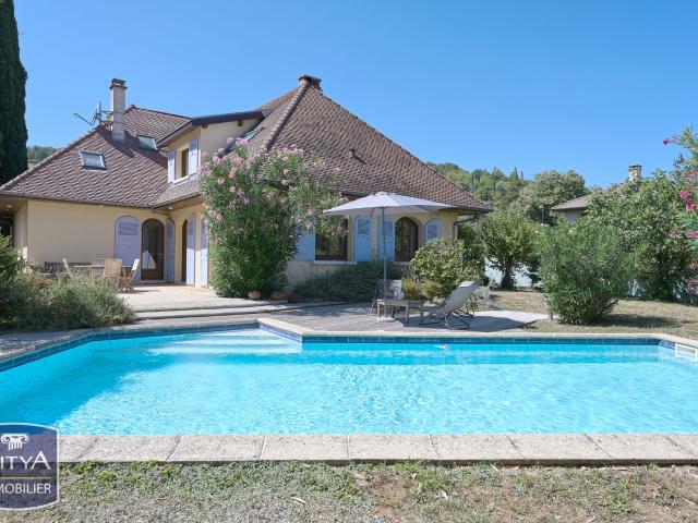 Maison 7 pièces 203 m²