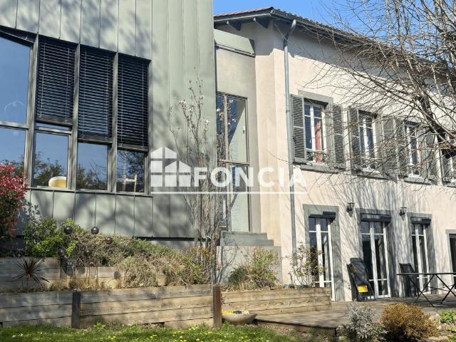 Maison 7 pièces 203 m²