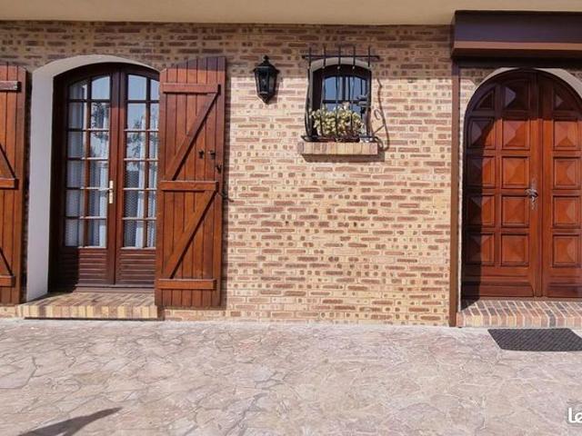 Maison 7 pièces 203 m²