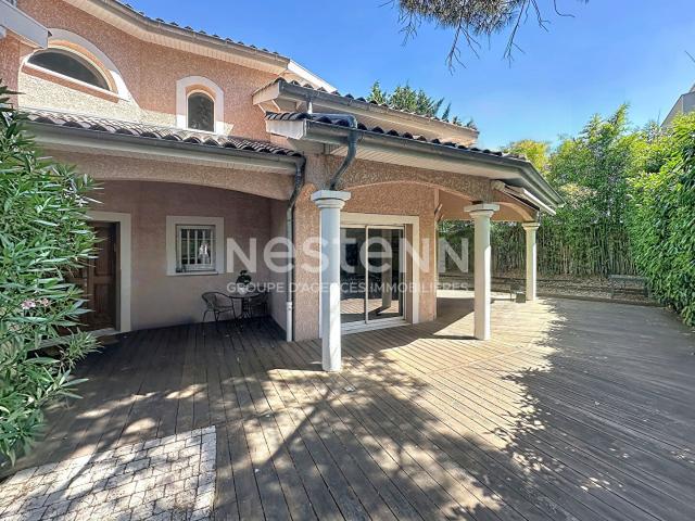 Maison 7 pièces 214 m²