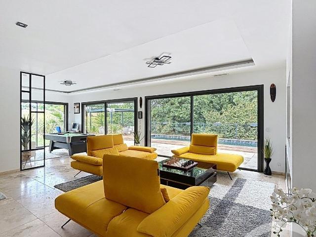 Maison 7 pièces 229 m²