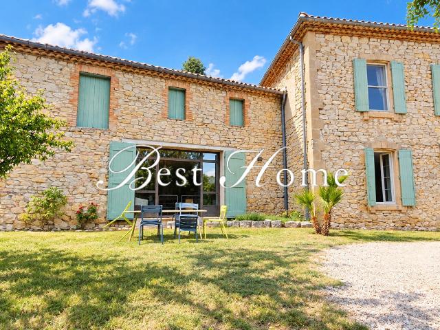 Maison 7 pièces 214 m²