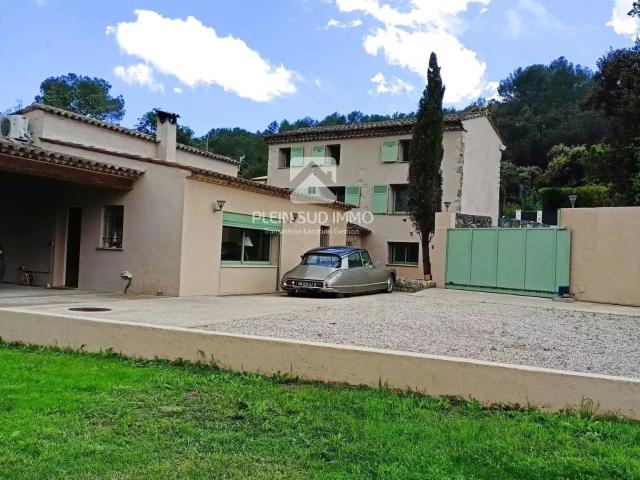 Maison 7 pièces 214 m²