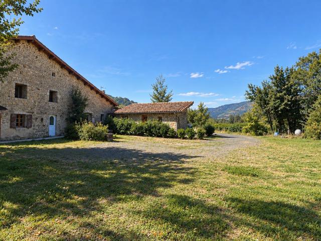 Maison 7 pièces 214 m²