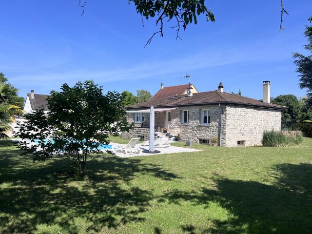 Maison 7 pièces 215 m²