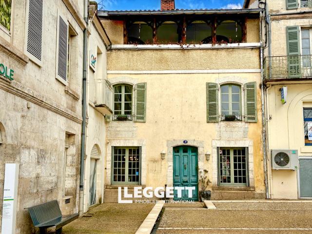 Maison 7 pièces 215 m²