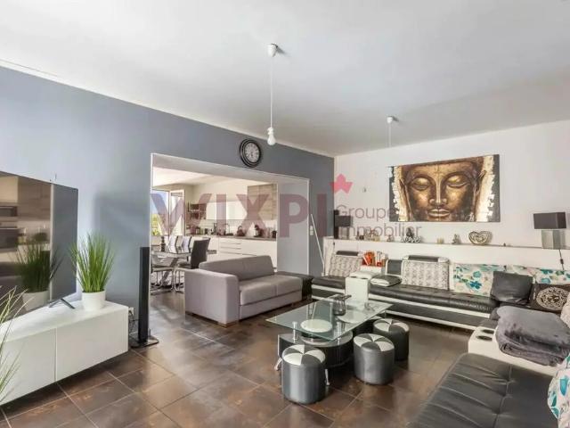 Maison 7 pièces 215 m²