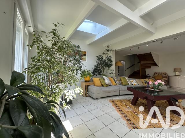 Maison 7 pièces 215 m²