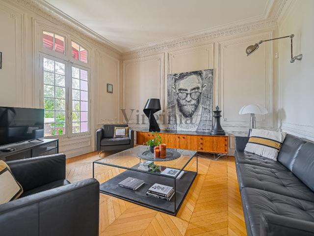 Maison 7 pièces 215 m²