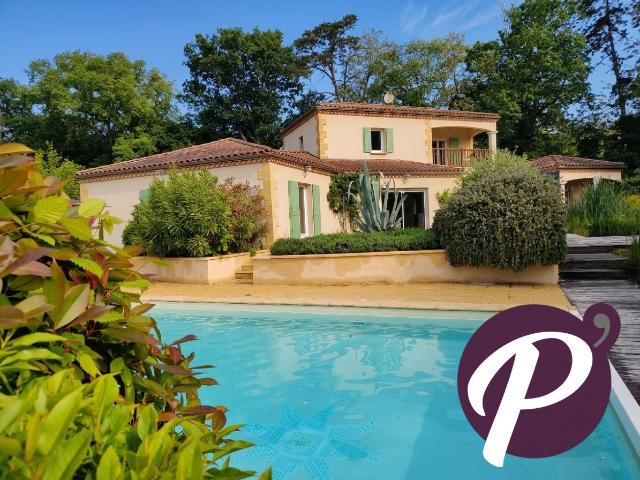 Maison 7 pièces 215 m²