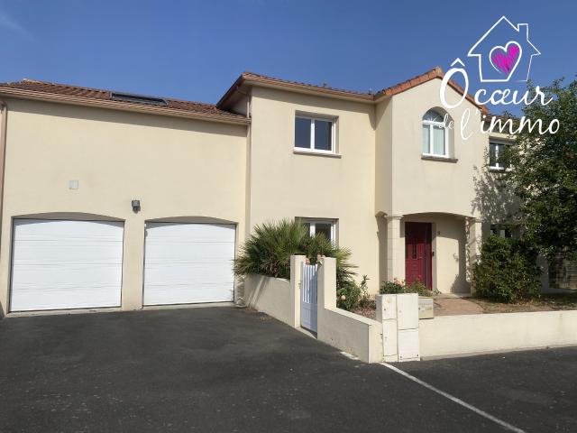 Maison 7 pièces 215 m²