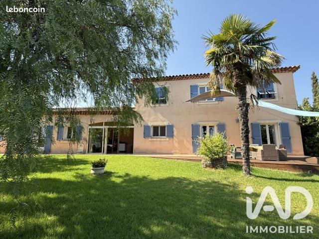 Maison 7 pièces 215 m²