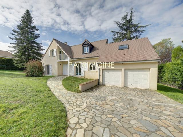 Maison 7 pièces 215 m²