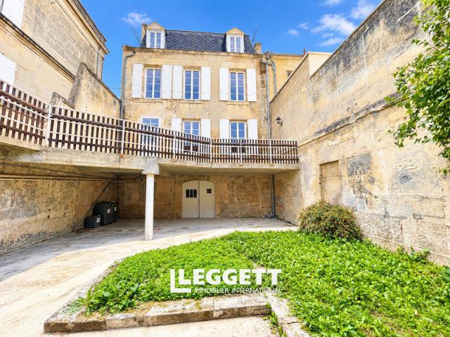 Maison 7 pièces 215 m²