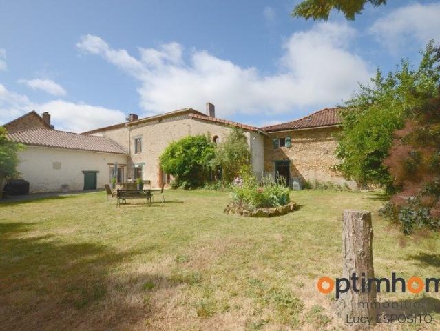 Maison 7 pièces 215 m²