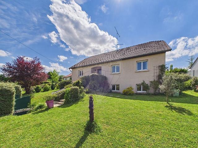 Maison 7 pièces 215 m²